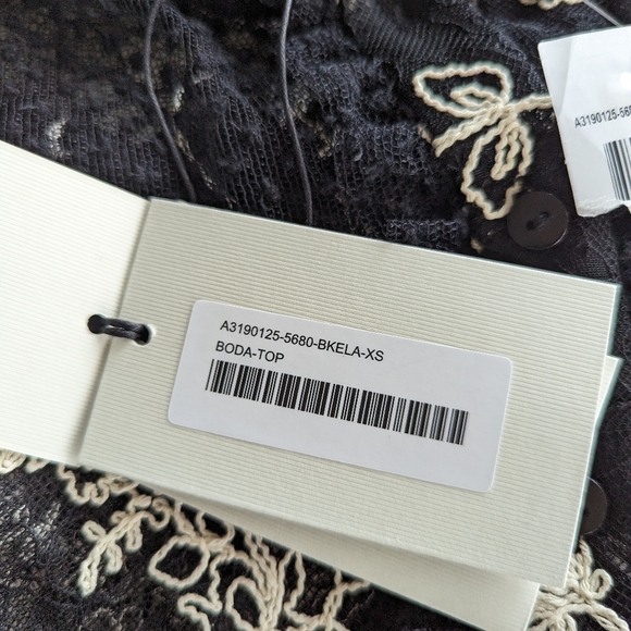 NWT Alexis Boda Embroidered Victorian Lace Puff Sleeve Top - Picture 8 of 10